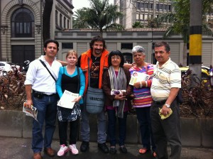Con las compañeras docentes del municipio de Caldas: Candidato A la Cámara de R. de Antioquia: Sergio Echeverri y Gonzalo Hoyos -Directivo ADIDA